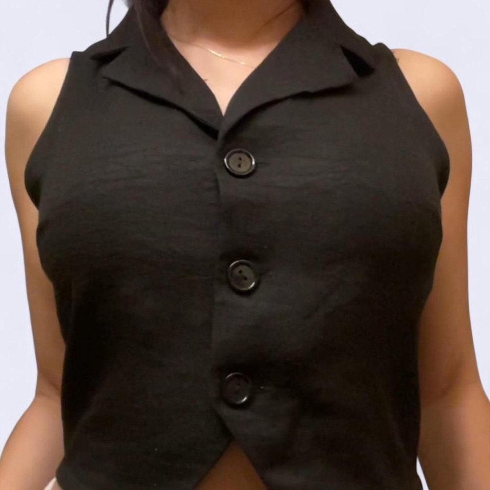 Black Sleeveless Button-Up Top